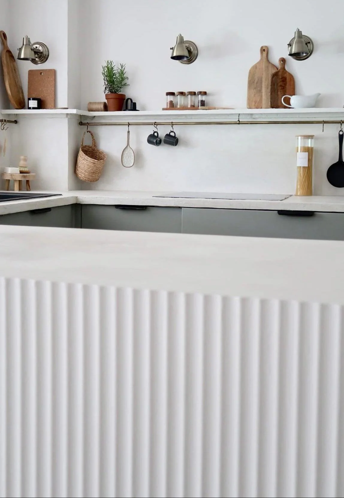 Mini Fluted Wall Panelling - Image 16