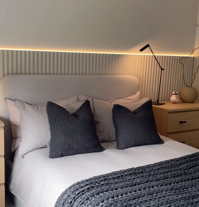 Soft Ribbed Wall Panelling - Image 7